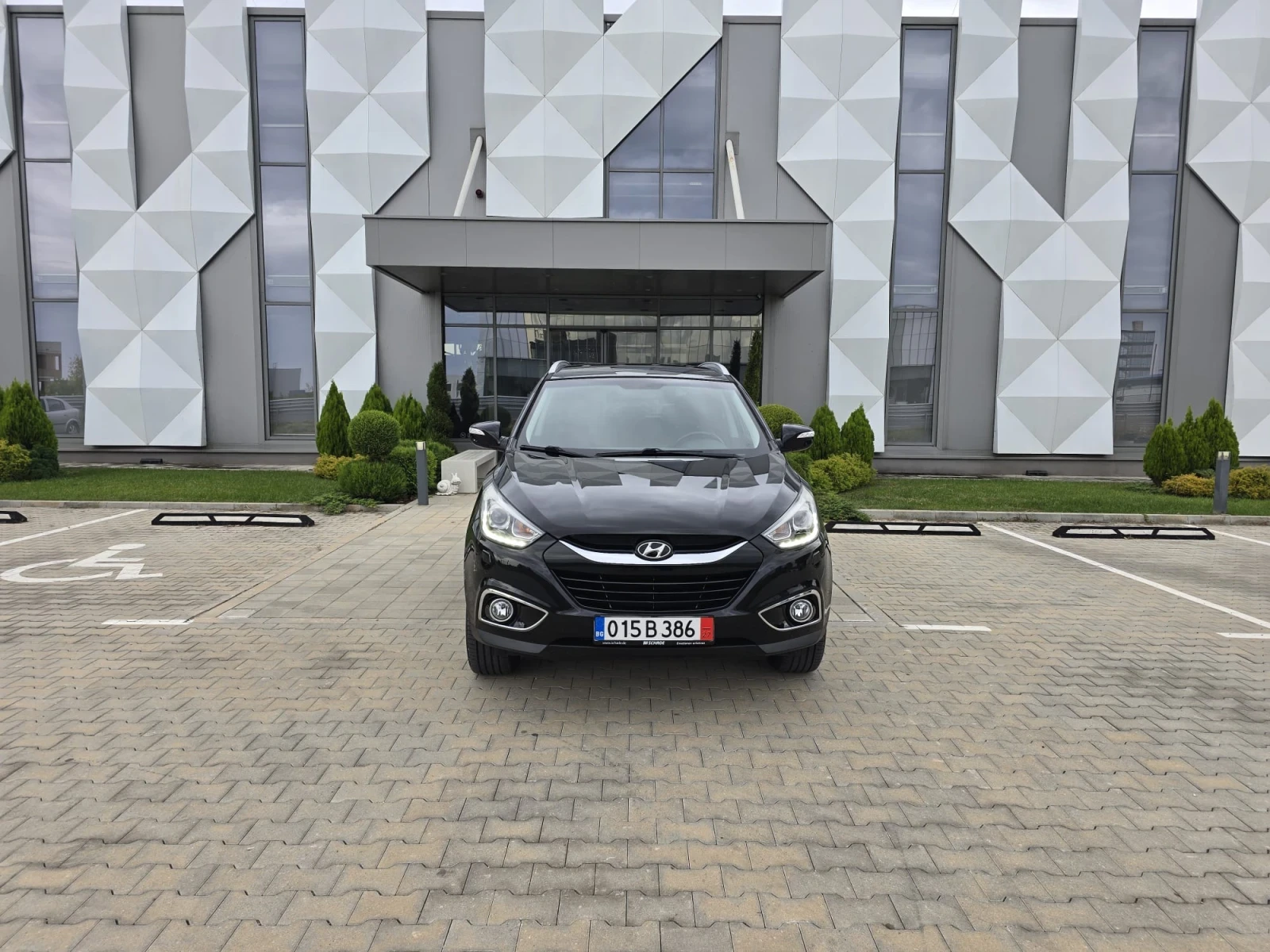 Hyundai IX35 2.0i 166к.с. FACELIFT/Автомат/Навигация/Перфектна - изображение 2