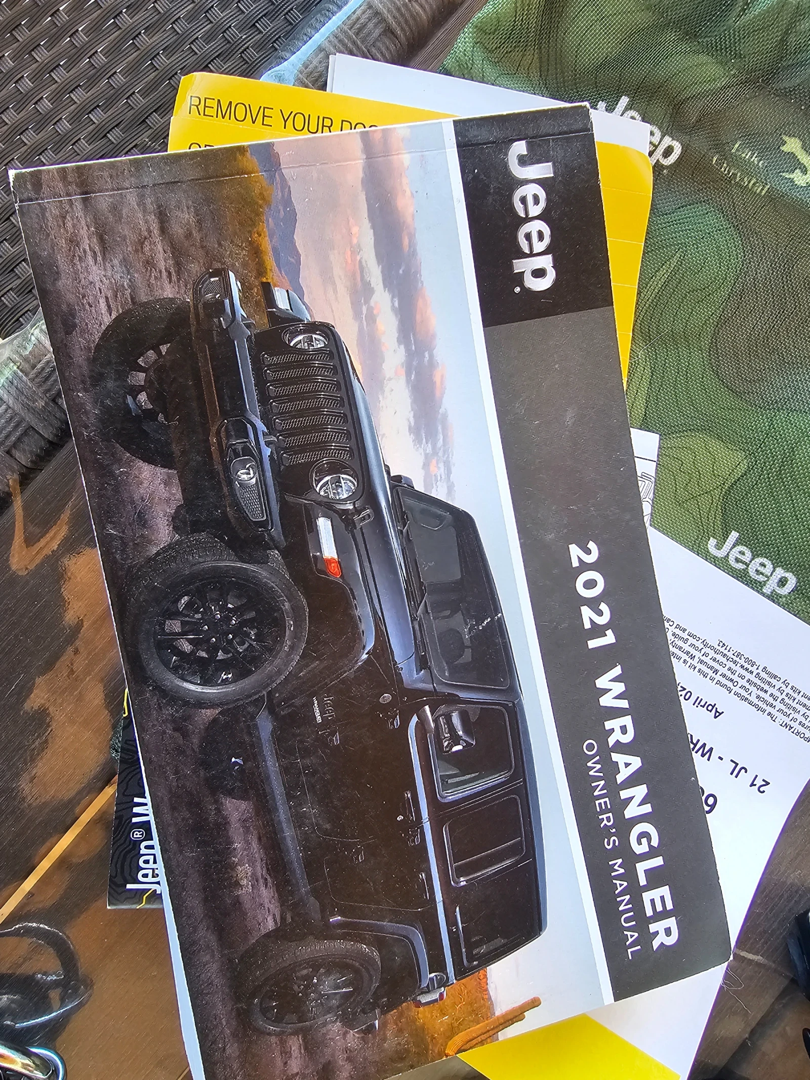 Jeep Wrangler 3.6 Sport - Ръчни скорости / Базова версия - изображение 8