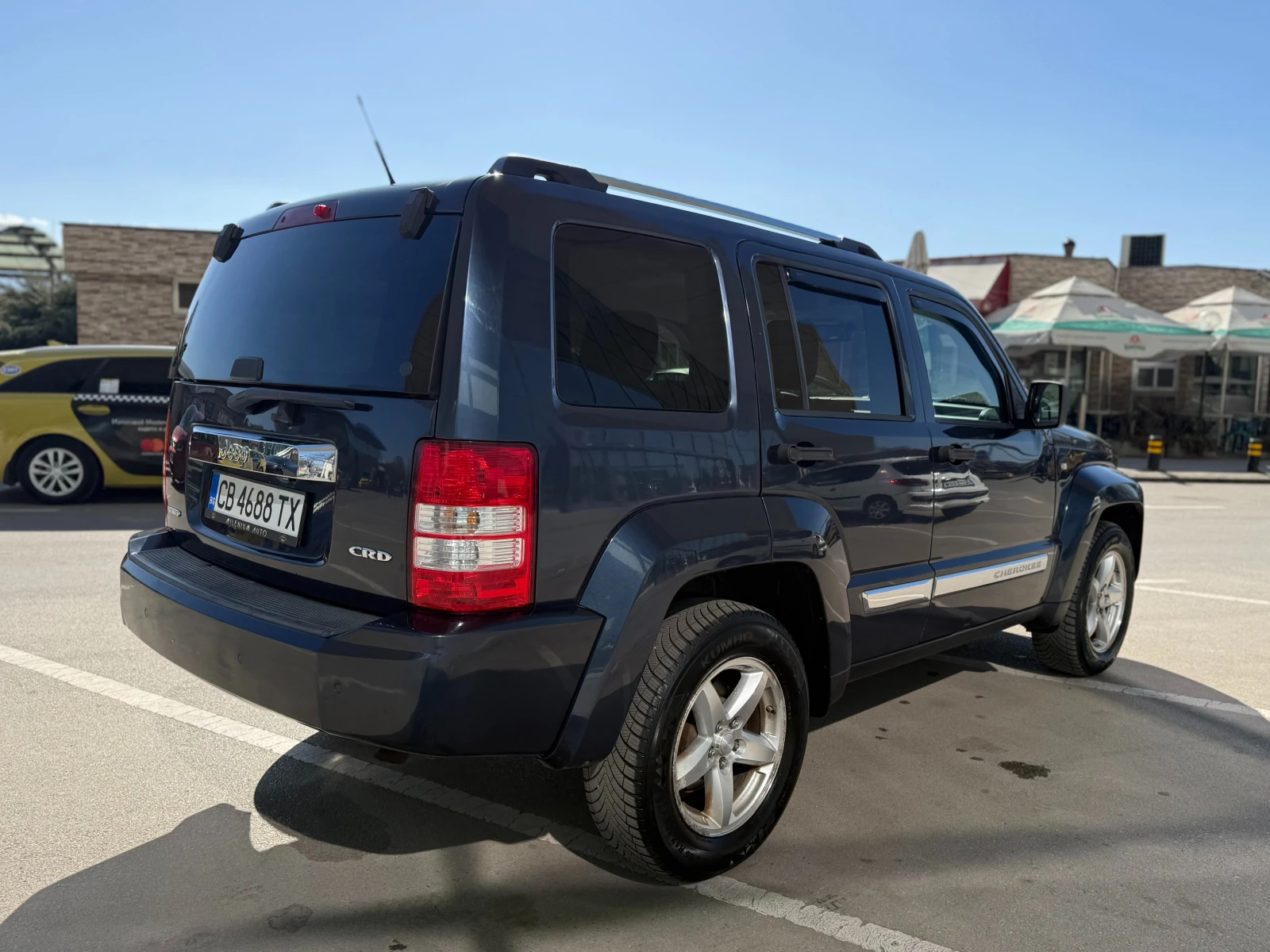 Jeep Cherokee 6 МЕСЕЦА ГАРАНЦИЯ/2.8CRDI 177к.с. 4х4, снимка 4 - Автомобили и джипове - 53813110