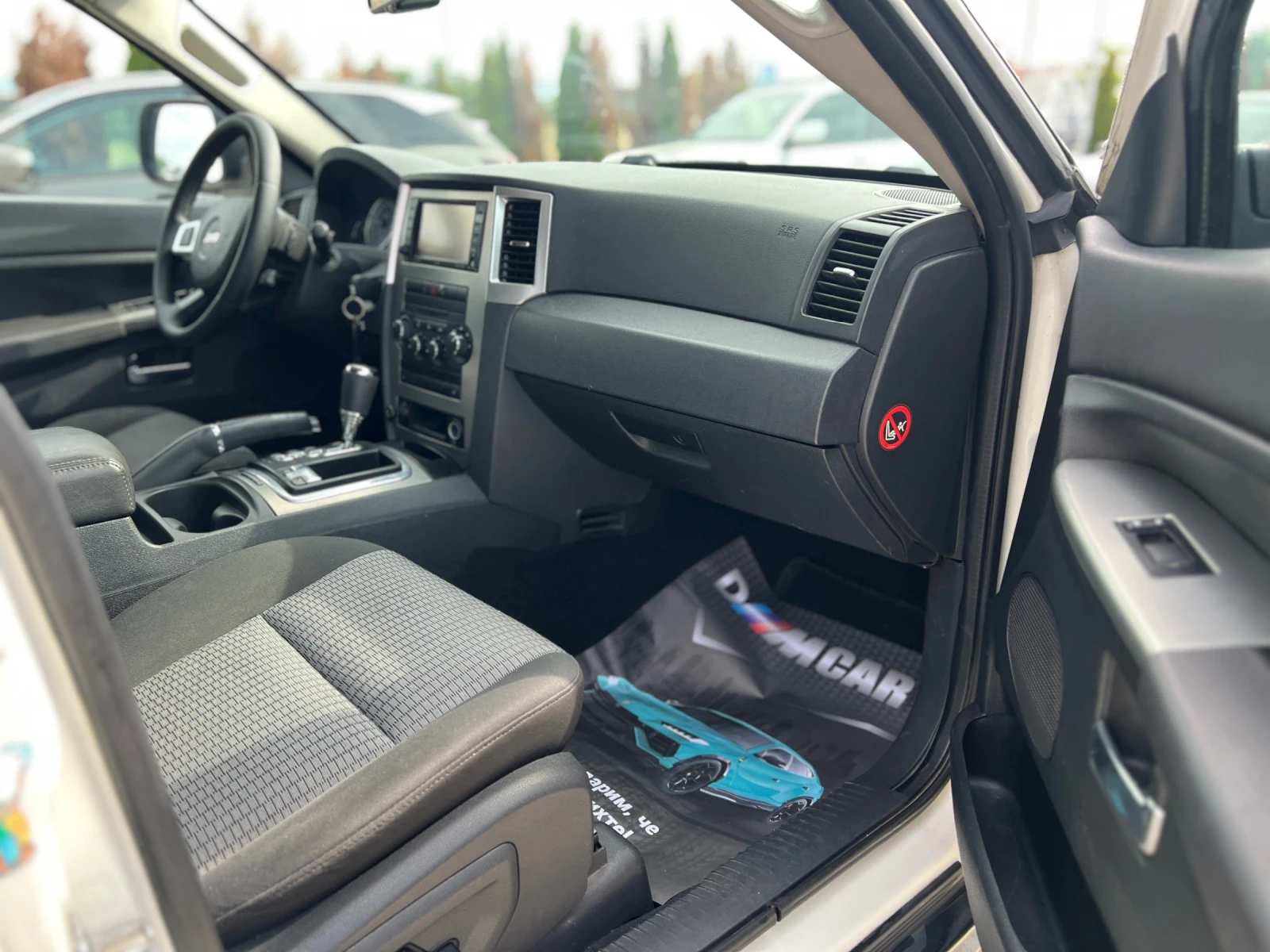 Jeep Grand cherokee 3.0 CRD/OM642/FACE/БЪРЗИ/БАВНИ/ЛИЗИНГ, снимка 9 - Автомобили и джипове - 55038401