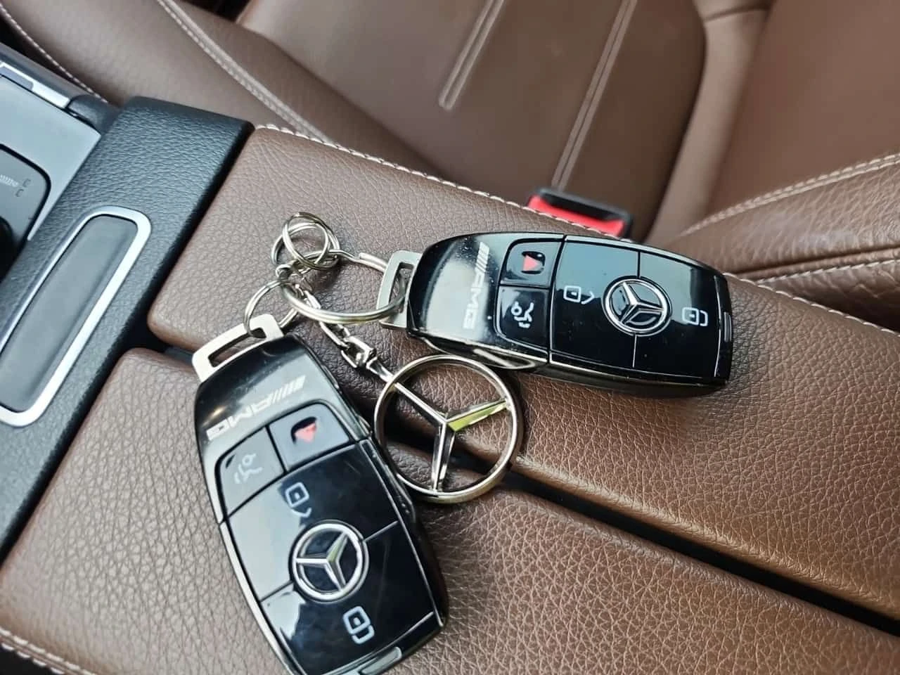 Mercedes-Benz GLB35AMG * CARFAX * ДИСТОНИК * ПАНОРАМА * 2 КЛЮЧА, снимка 9 - Автомобили и джипове - 55707853