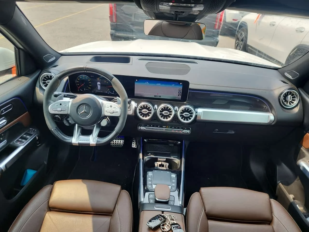 Mercedes-Benz GLB35AMG * CARFAX * ДИСТОНИК * ПАНОРАМА * 2 КЛЮЧА, снимка 11 - Автомобили и джипове - 55707853