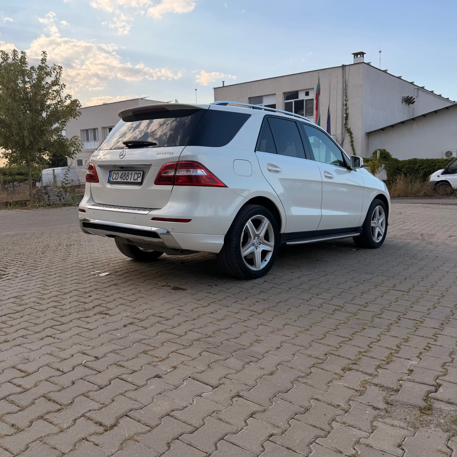 Mercedes-Benz ML 350 Designo, AMG, снимка 4 - Автомобили и джипове - 56049687
