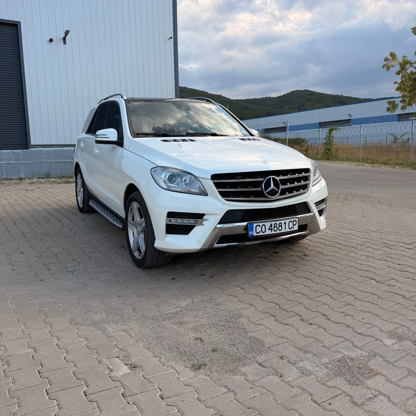 Mercedes-Benz ML 350 Designo, AMG, снимка 2 - Автомобили и джипове - 56049687