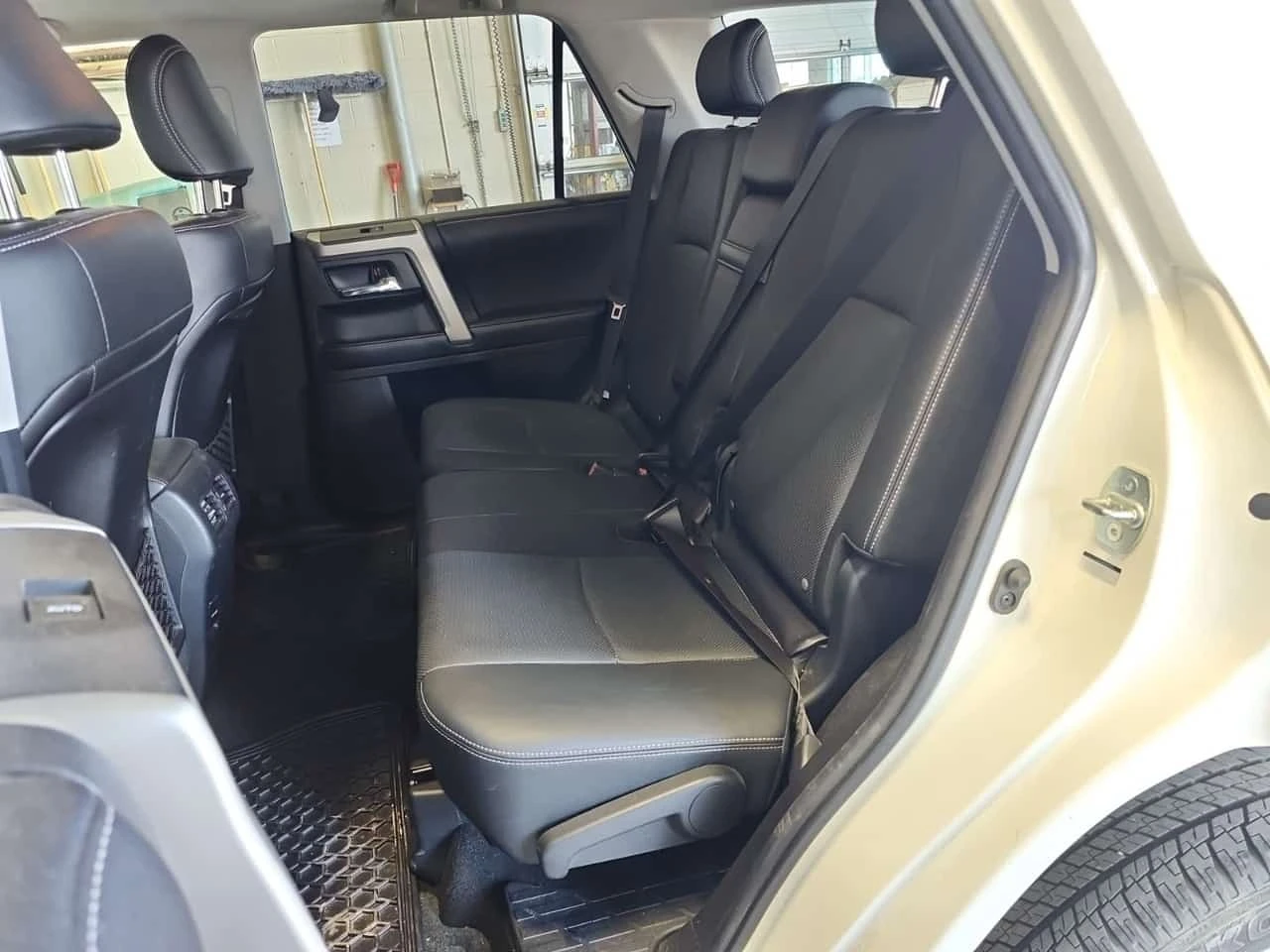 Toyota 4runner 4WD * 7 ����� * CARFAX * ���� �� �� *  | Mobile.bg � ����������� 12