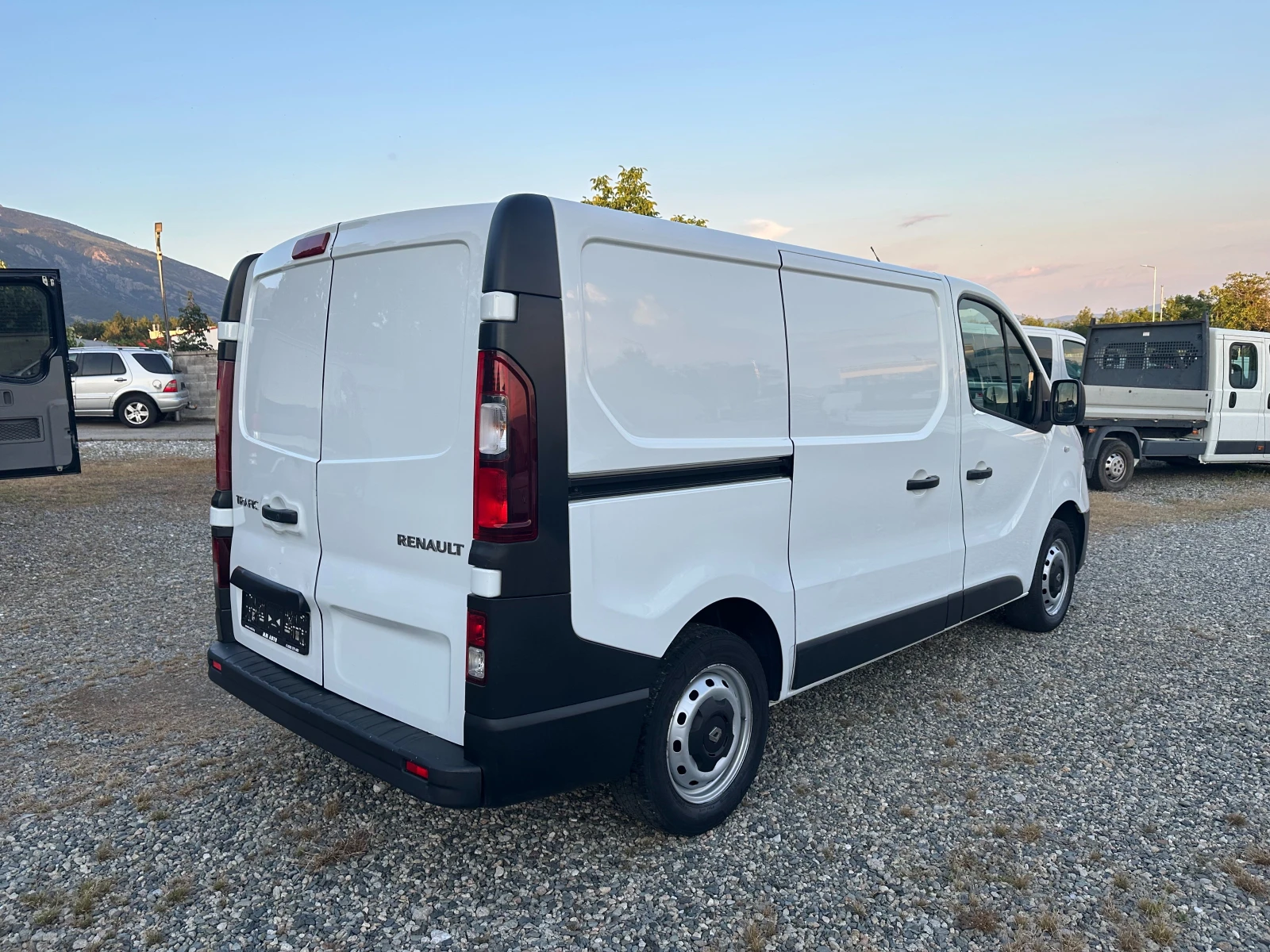 Renault Trafic 1.6/klima, снимка 3 - Бусове и автобуси - 55055913