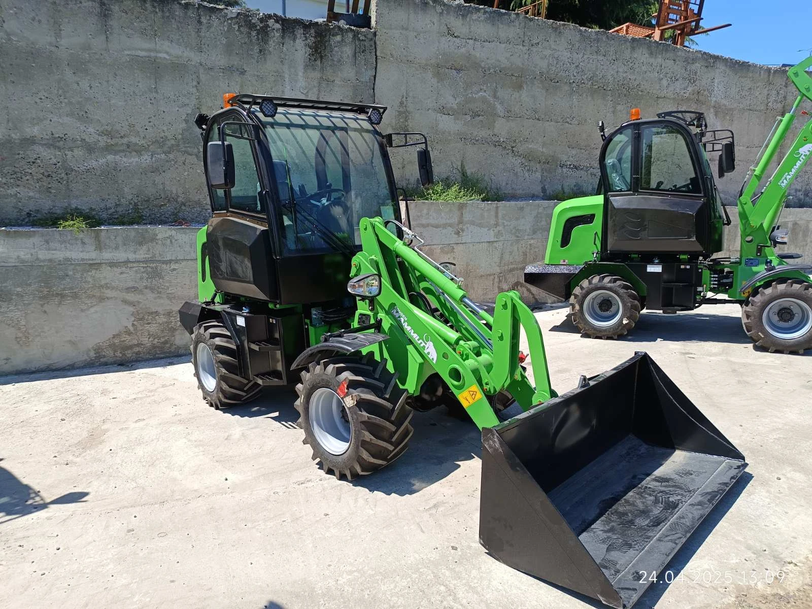 Телескопични товарачи Komatsu МАМУТ X -TRA - изображение 9