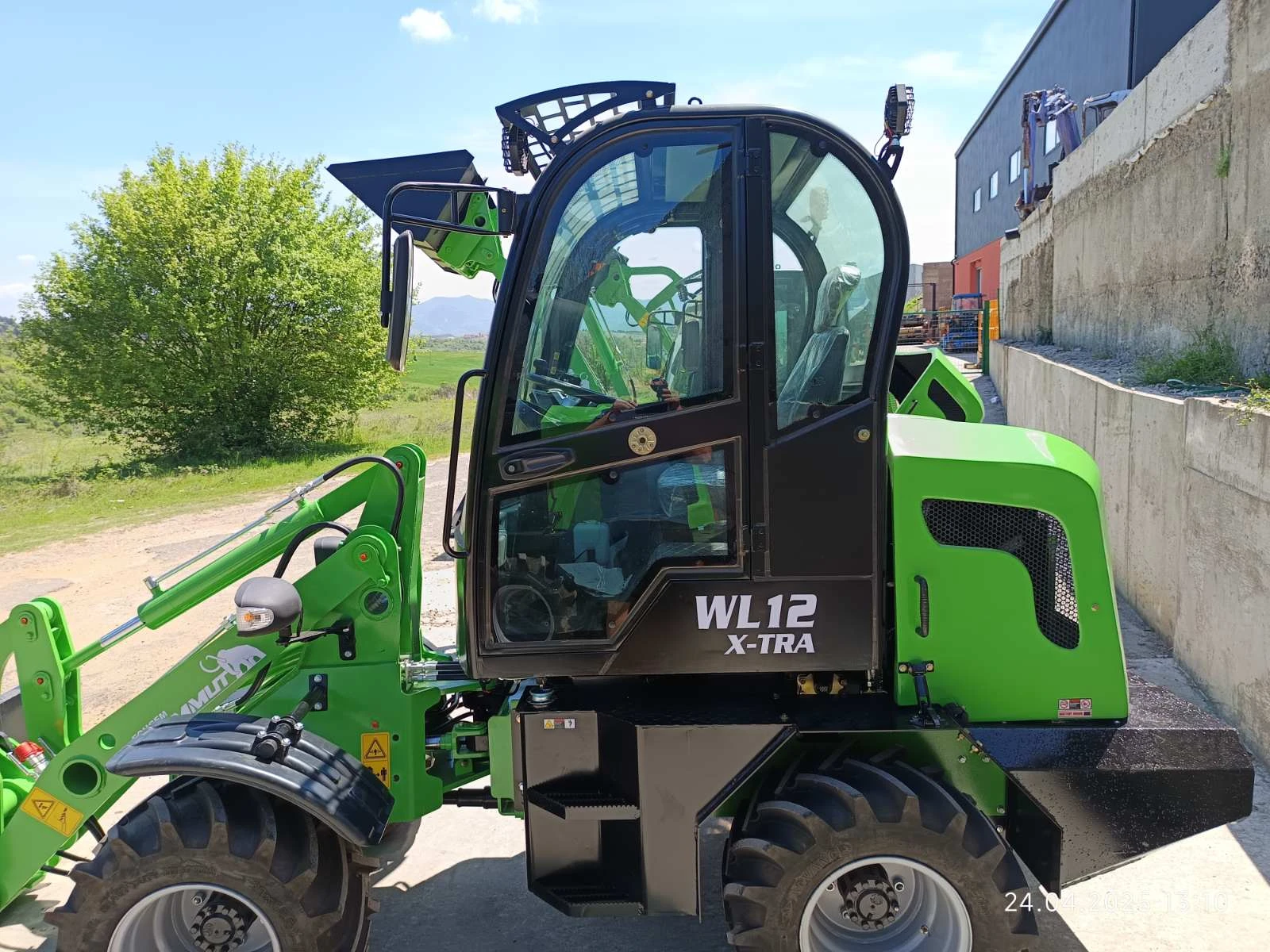 Телескопични товарачи Komatsu МАМУТ X -TRA - изображение 5