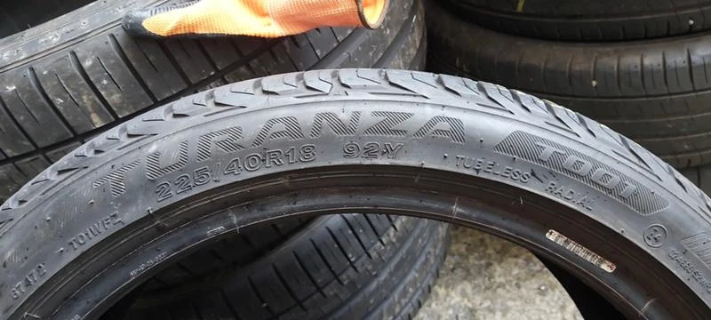 Гуми Летни 225/40R18, снимка 7 - Гуми и джанти - 32282059