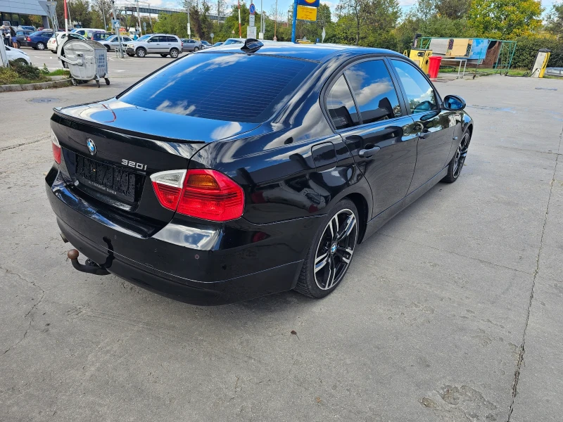 BMW 320 i, снимка 3 - Автомобили и джипове - 47496046