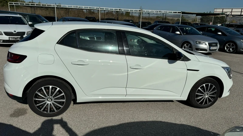 Renault Megane 1.2 I euro6, снимка 3 - Автомобили и джипове - 47594092