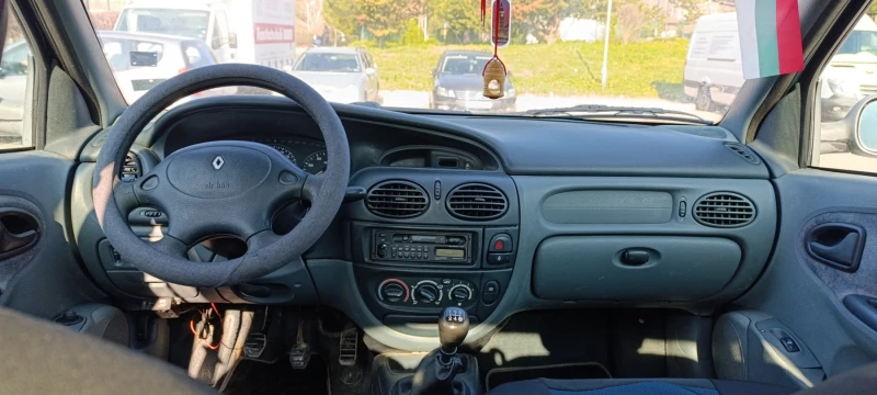 Renault Megane, снимка 6 - Автомобили и джипове - 48790880