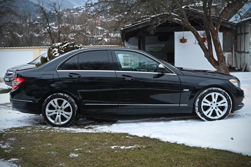 Mercedes-Benz C 320 УНИКАТ FULL Harman Kardon Германия, снимка 8 - Автомобили и джипове - 49256037