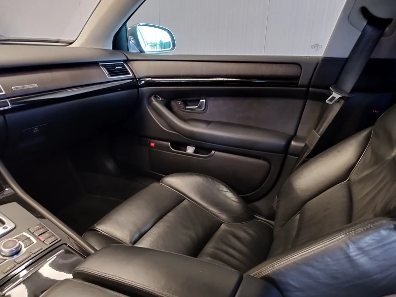 Audi A8 4.2tdi  СЕРВИЗНА ИСТОРИЯ!, снимка 10 - Автомобили и джипове - 51050778