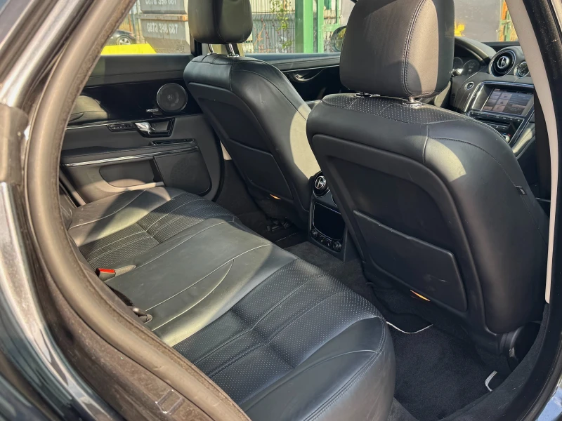 Jaguar Xj 3.0 V6/ПАНОР./ПОДГР./ОБДУХ./МЪРТВА ТОЧКА/MERIDIAN/, снимка 14 - Автомобили и джипове - 51428171