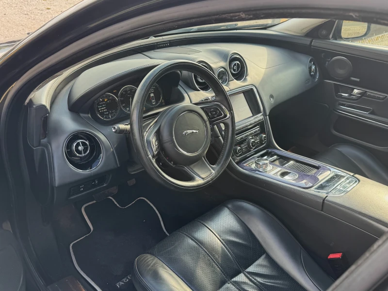 Jaguar Xj 3.0 V6/ПАНОР./ПОДГР./ОБДУХ./МЪРТВА ТОЧКА/MERIDIAN/, снимка 13 - Автомобили и джипове - 51428171