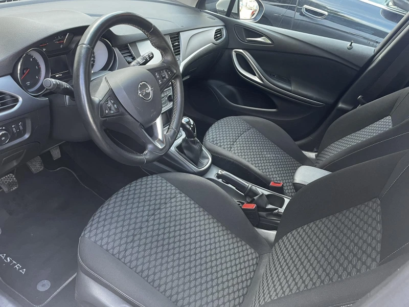Opel Astra Sports Tourer, снимка 4 - Автомобили и джипове - 51935256