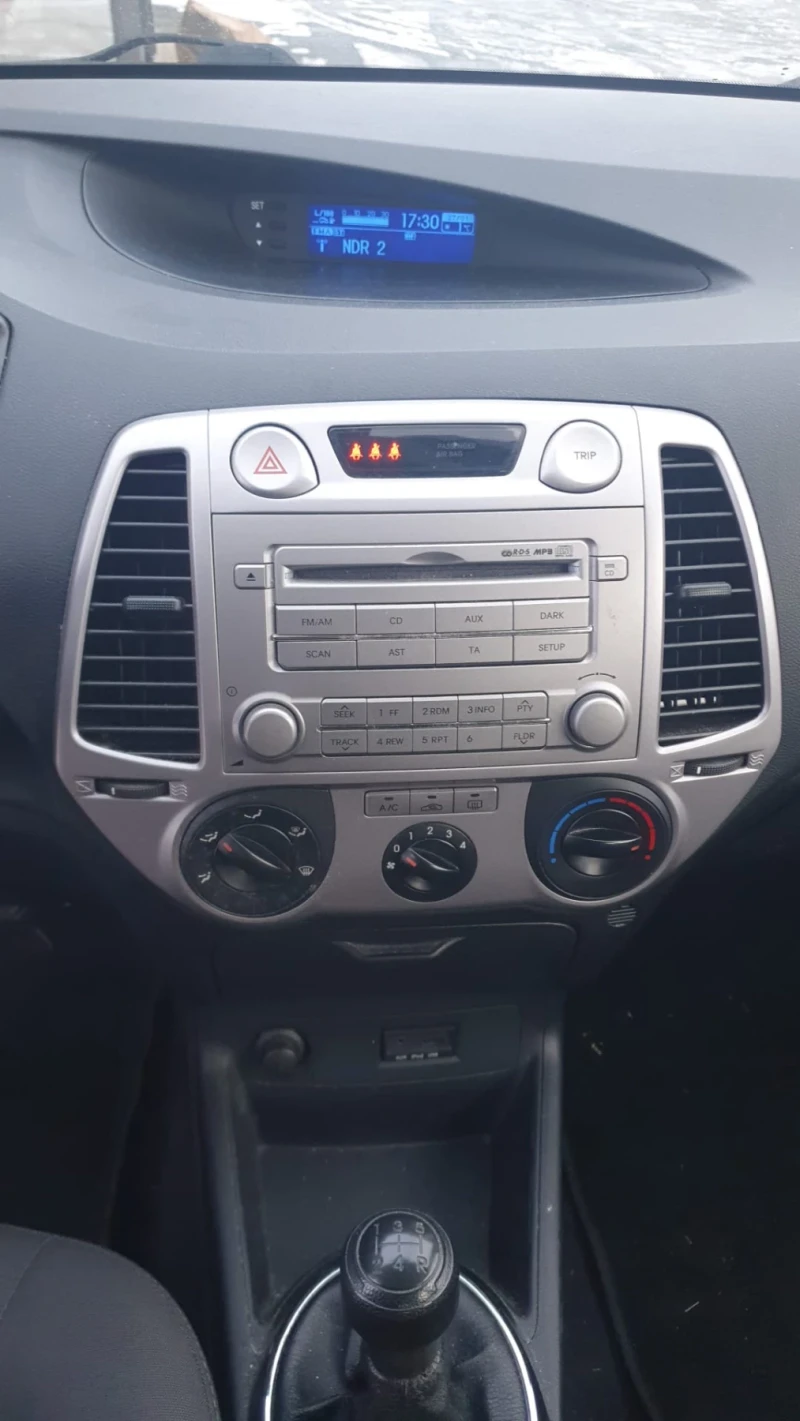 Hyundai I20 2011 ЕВРО 5, 1 собственик, 1.2 бензин, снимка 12 - Автомобили и джипове - 53260328
