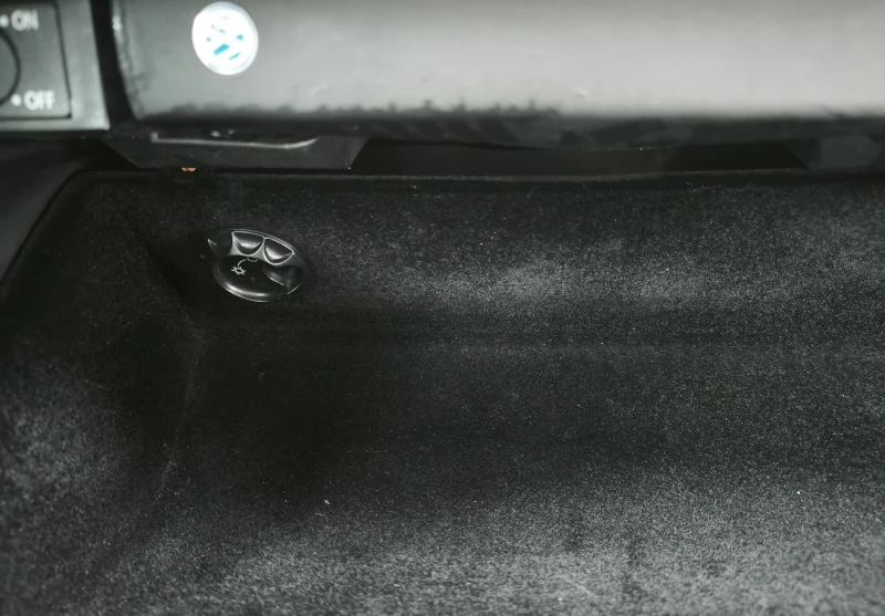 VW Golf 1.9tdi, снимка 14 - Автомобили и джипове - 53307980