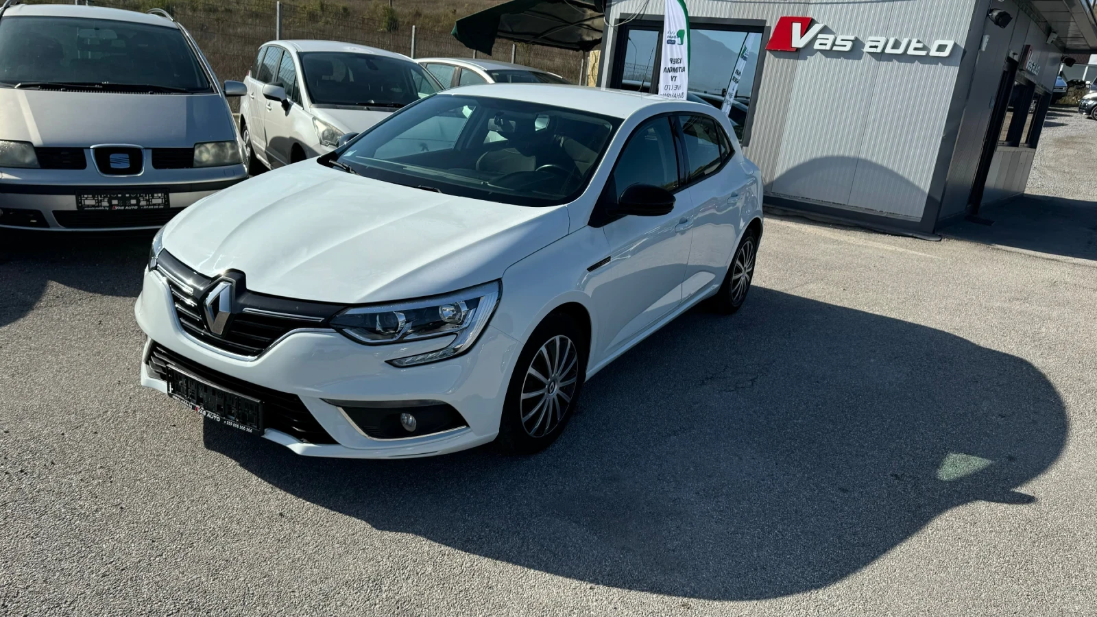 Renault Megane 1.2 I euro6 - изображение 4