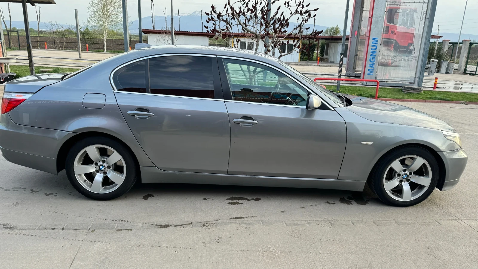 BMW 530 Exclusive  - изображение 6