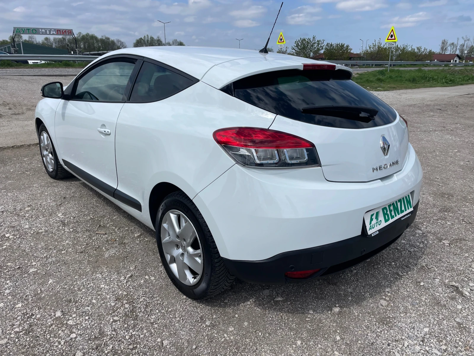Renault Megane 1.6I-110-ITALIA - изображение 10