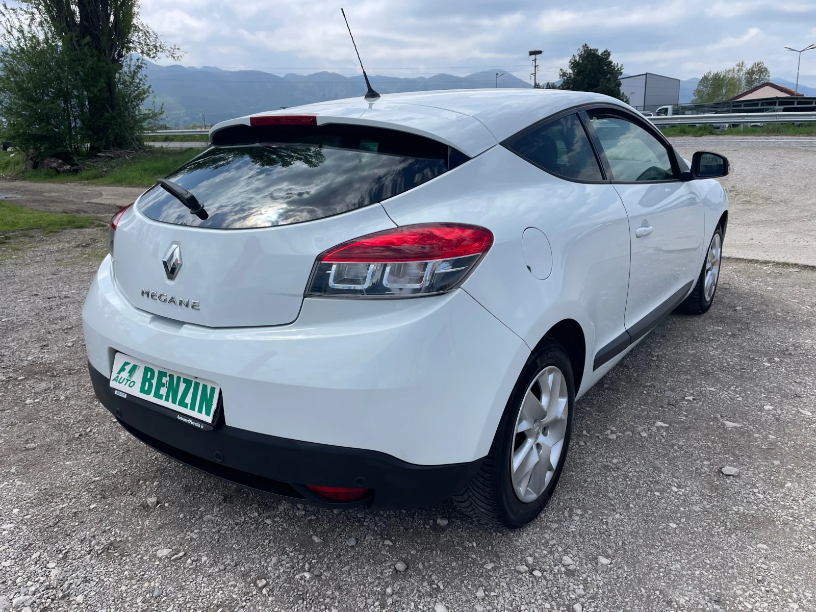 Renault Megane 1.6I-110-ITALIA - изображение 8