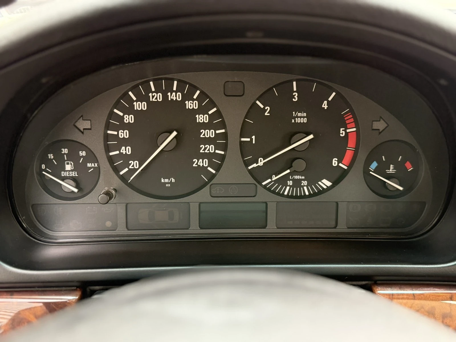 BMW 530 3.0 - изображение 6