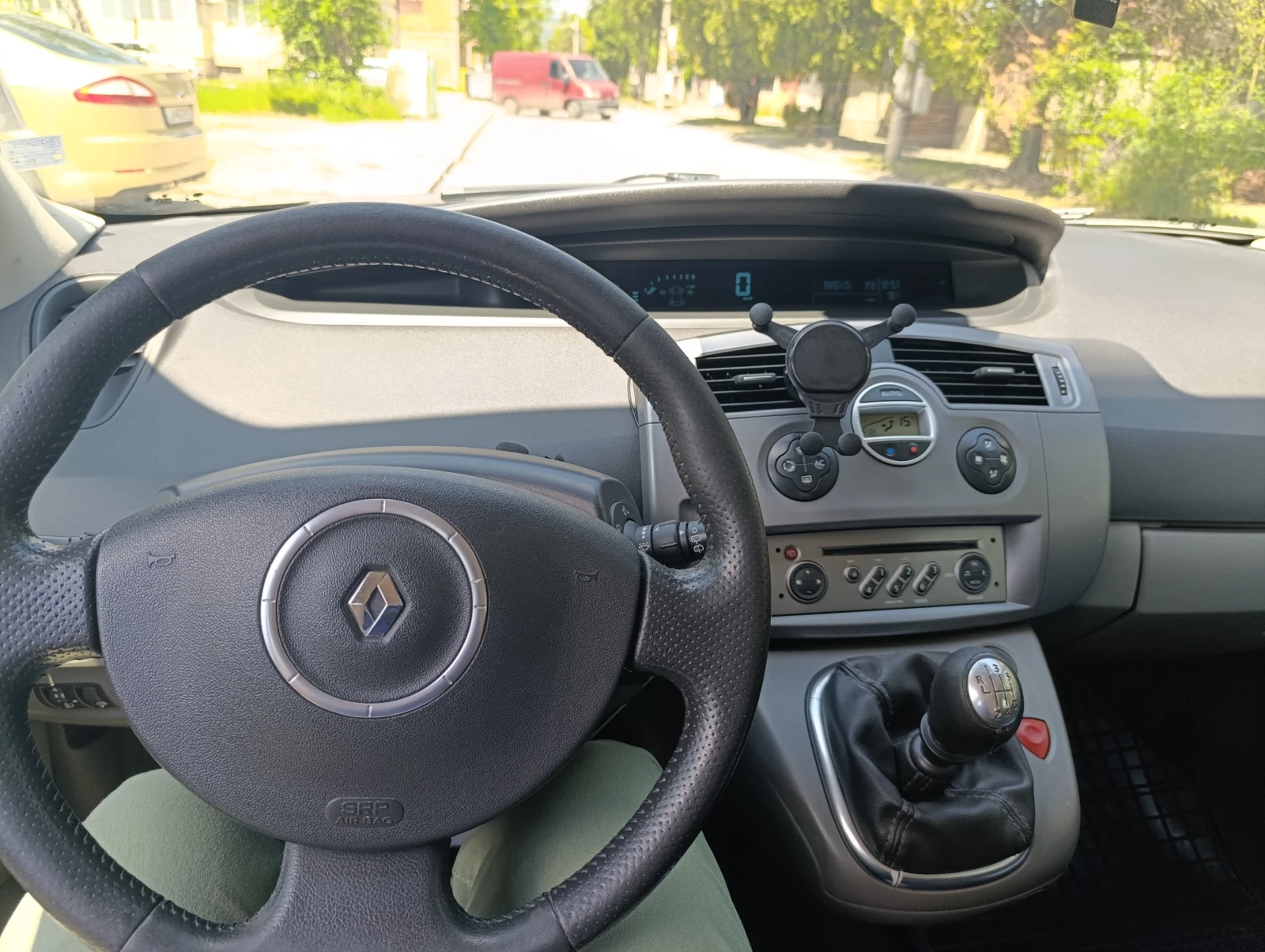 Renault Grand scenic 1.6 16V бензин-газ - изображение 9