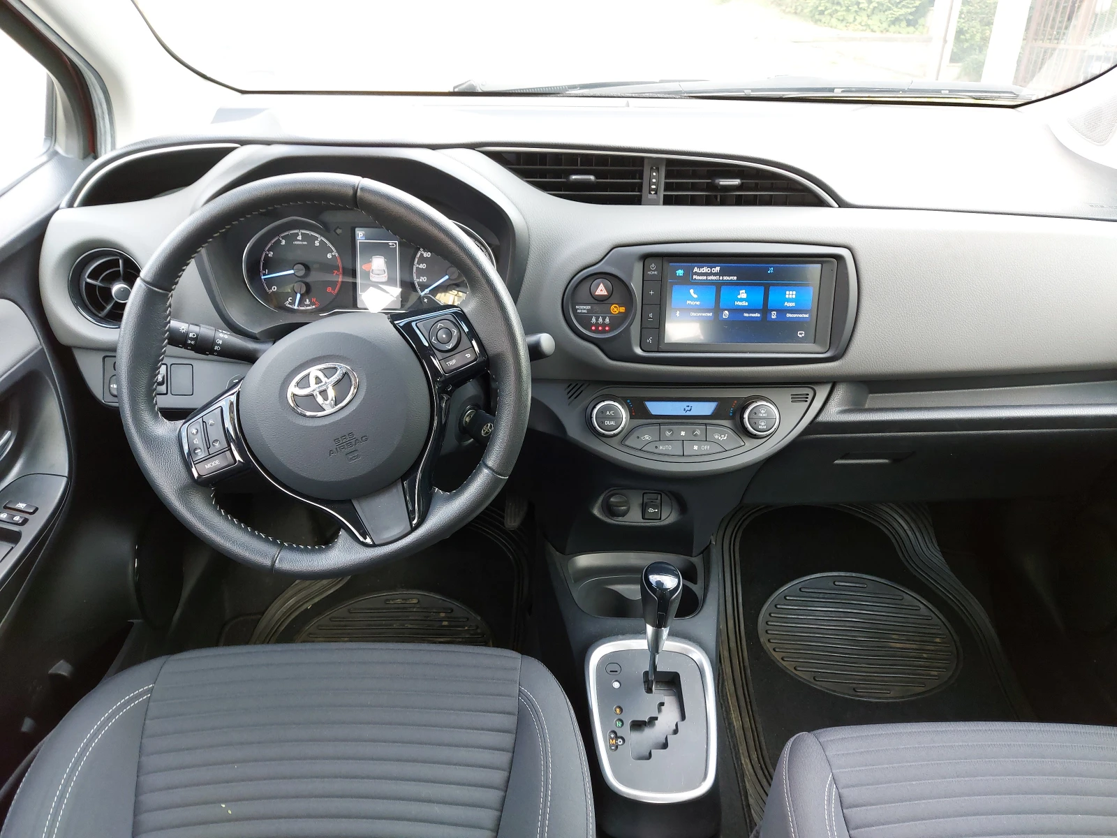 Toyota Yaris  - изображение 5