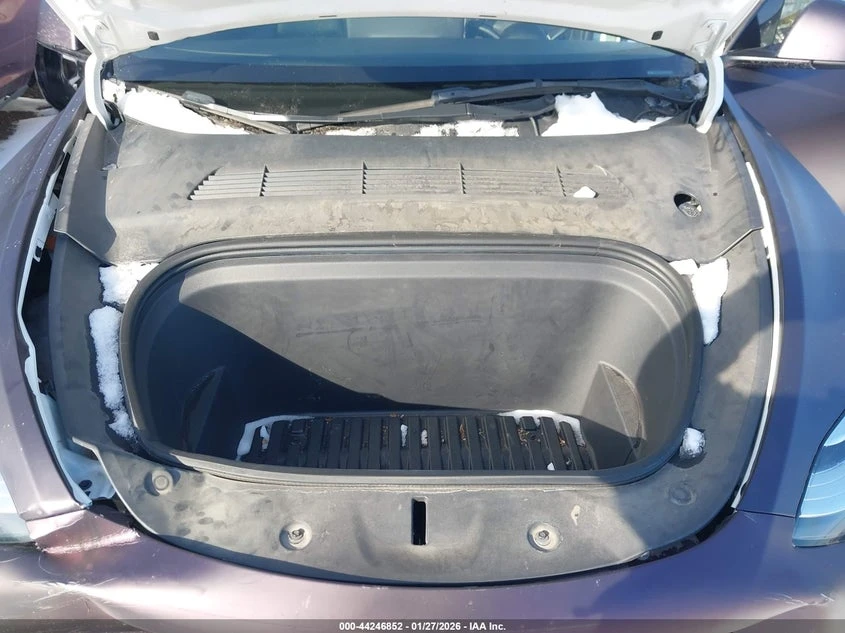 Tesla Model Y Awd/Long Range Dual Motor All-Wheel Drive, снимка 10 - Автомобили и джипове - 53901736