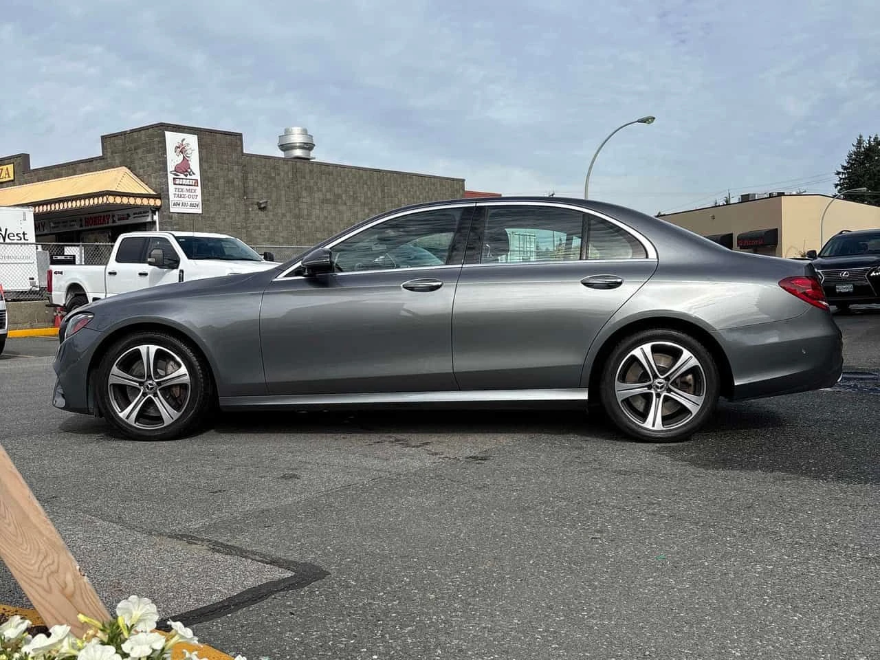 Mercedes-Benz E 450 * ПАНО * ПОДГРЕВИ * ДИСТРОНИК * KEYLESS * 360, снимка 2 - Автомобили и джипове - 54076672