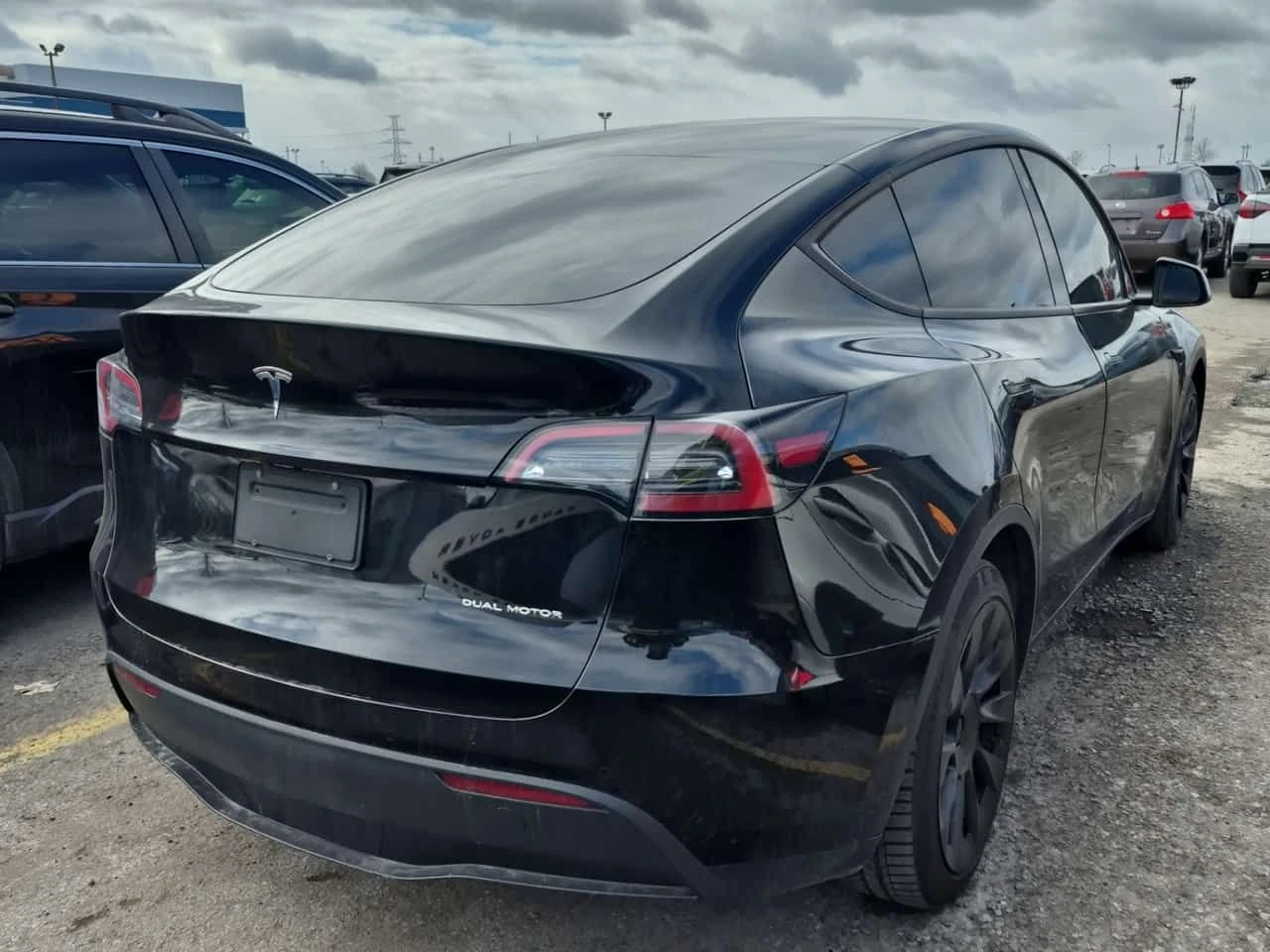 Tesla Model Y  | LONG RANGE | DUAL MOTOR | 4X4 | CARFAX | , снимка 3 - Автомобили и джипове - 54125202