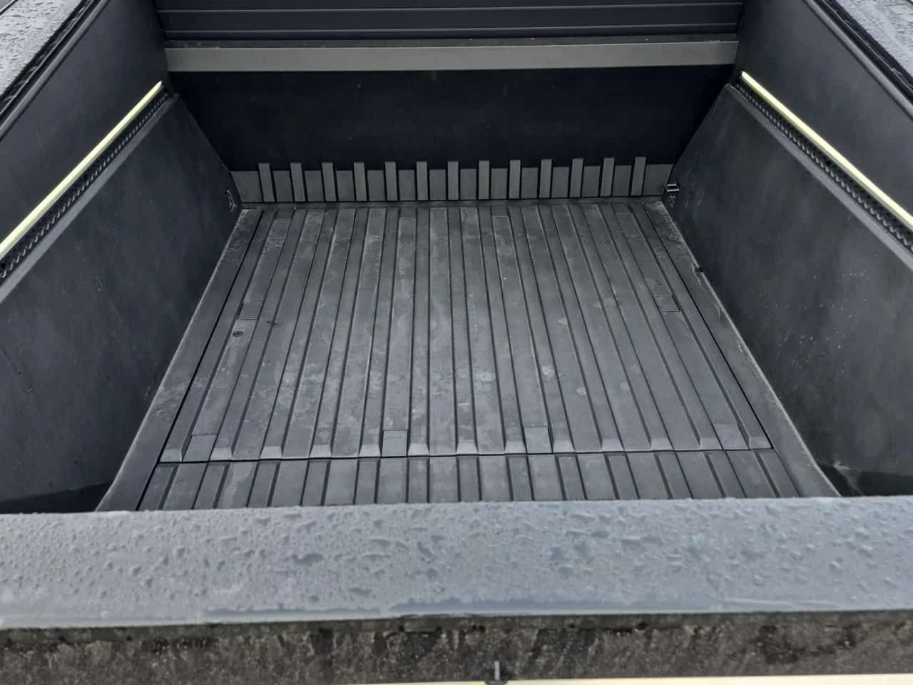 Tesla Cybertruck 2025 MODEL C ALL WHEEL DRIVE|  | Mobile.bg � ����������� 13