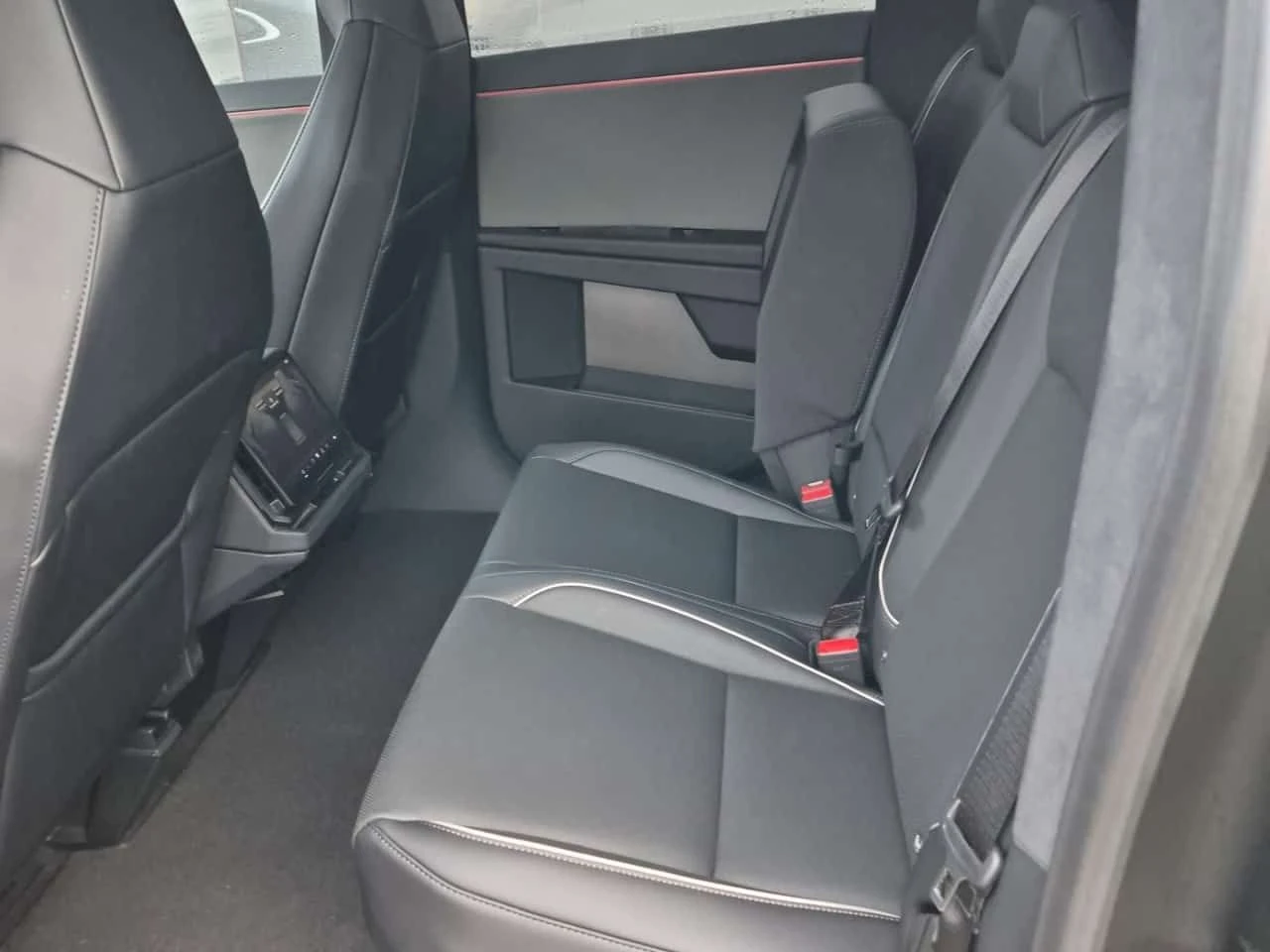 Tesla Cybertruck 2025 MODEL C ALL WHEEL DRIVE|  | Mobile.bg � ����������� 11