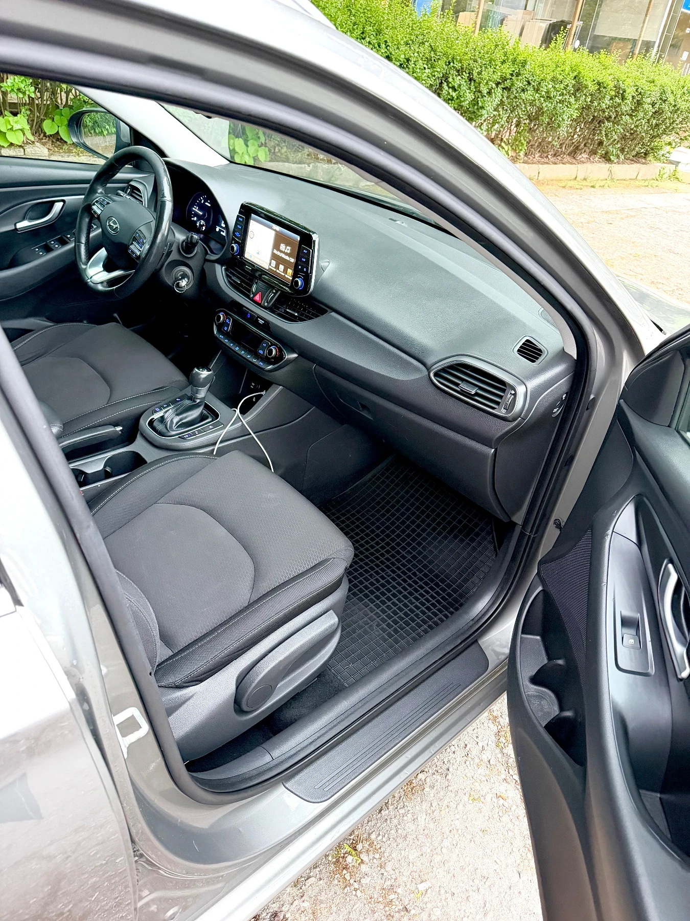 Hyundai I30 1.6 CRDI, снимка 8 - Автомобили и джипове - 54383676