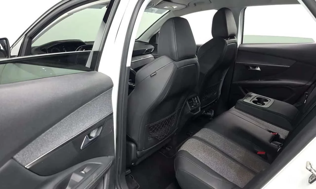 Peugeot 3008 BlueHDi Allure | АВТОКРЕДИТ БЕЗ ПЪРВОНАЧАЛНА , снимка 12 - Автомобили и джипове - 55590211