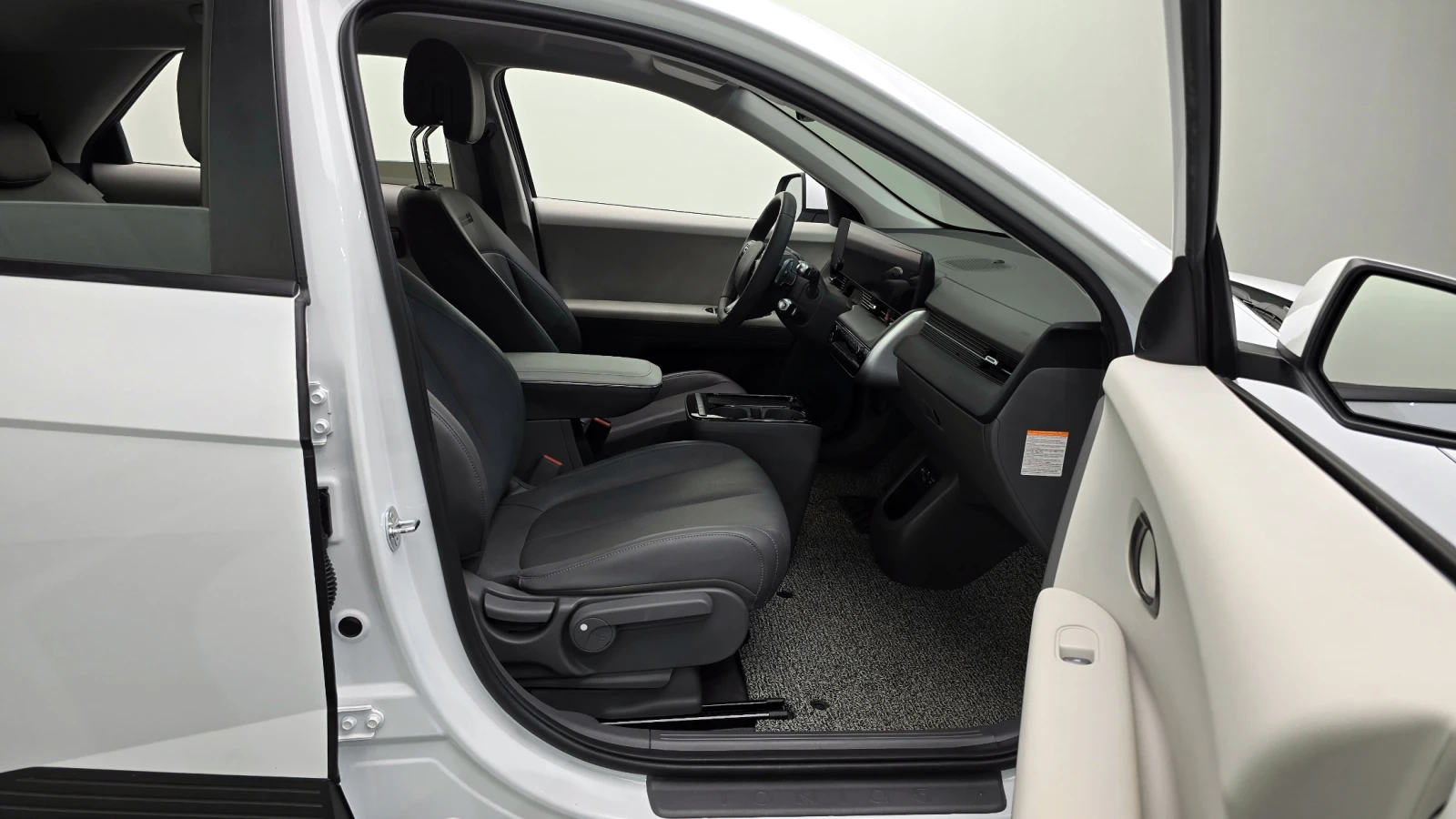 Hyundai Ioniq 5 2025* STANDART E-VALUE+ * ОБДУХ* DIS* КРАЙНА ЦЕНА, снимка 11 - Автомобили и джипове - 56059856