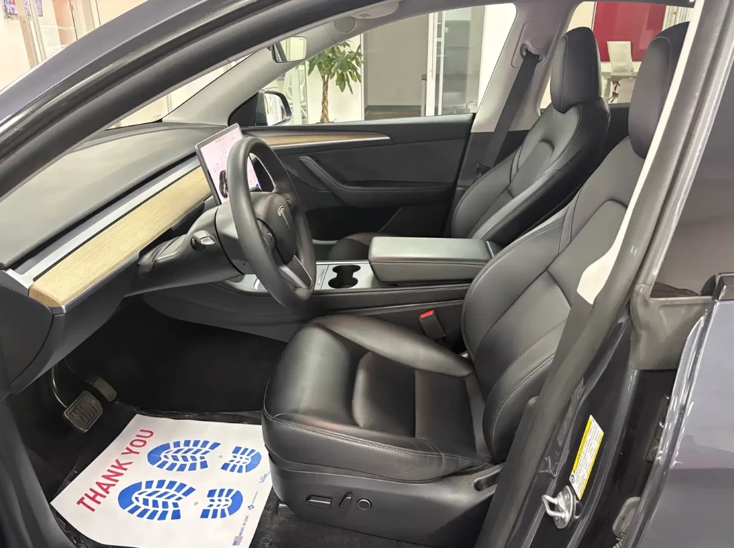 Tesla Model Y, снимка 10 - Автомобили и джипове - 56293698