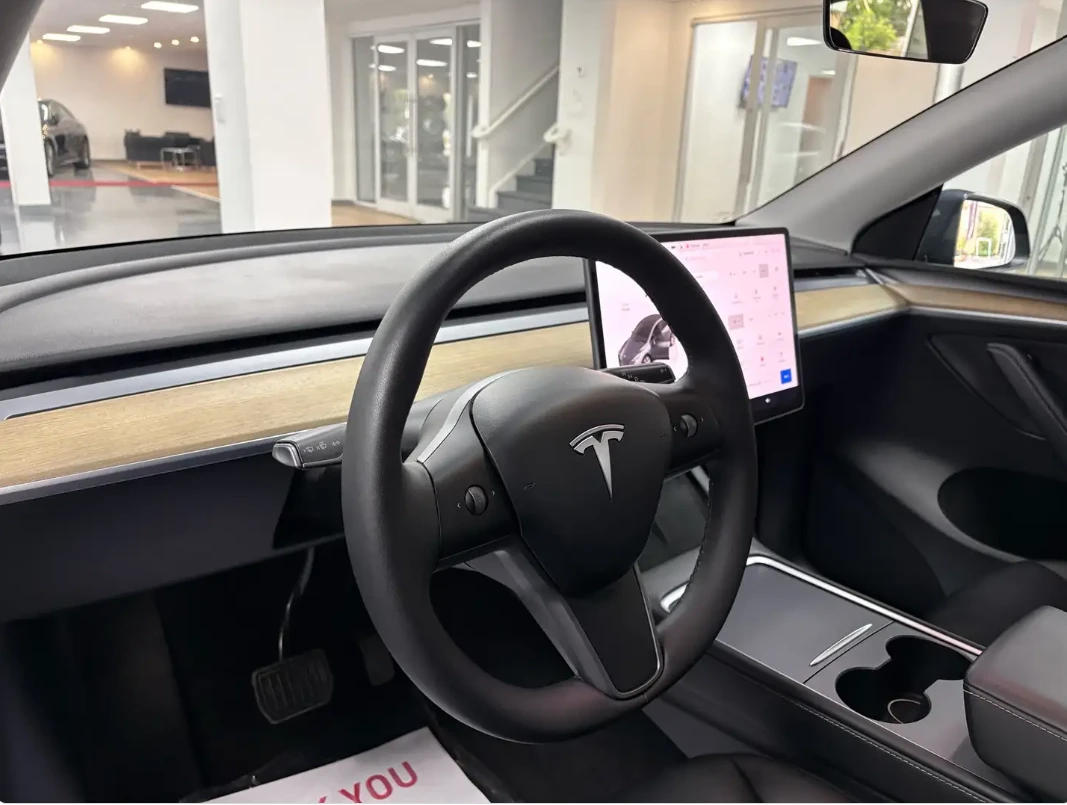 Tesla Model Y, снимка 11 - Автомобили и джипове - 56293698