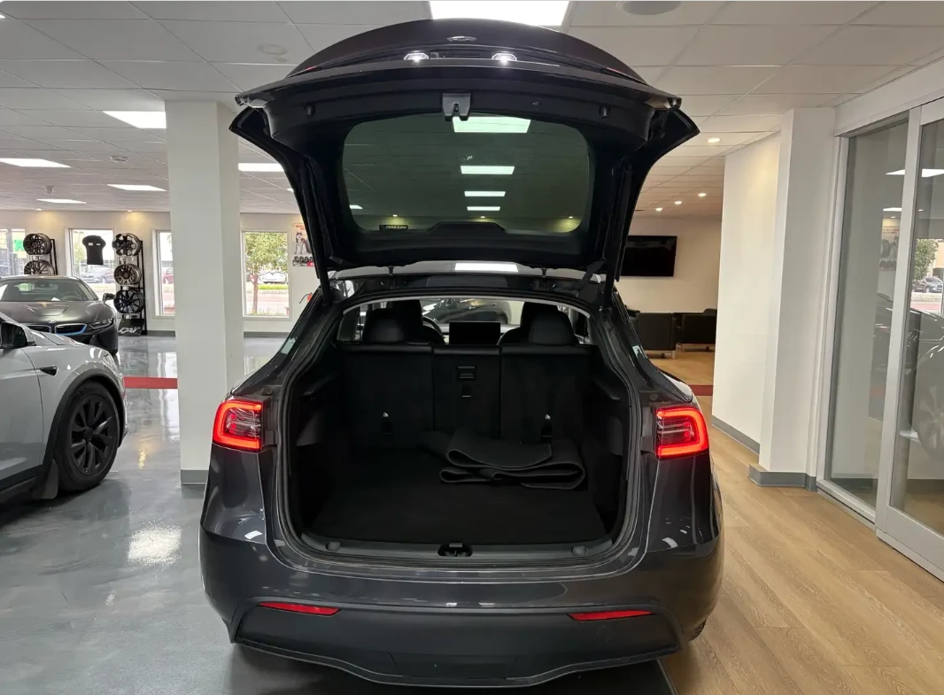 Tesla Model Y, снимка 8 - Автомобили и джипове - 56293698