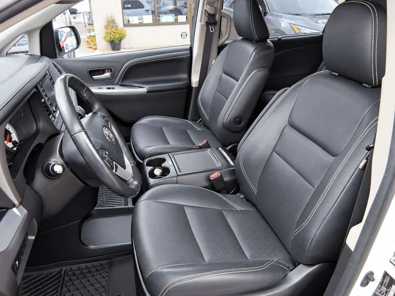 Toyota Sienna SE AWD CLEAN CARFAX LEATHER SUNROOF NAVI* ������*  | Mobile.bg � ����������� 12