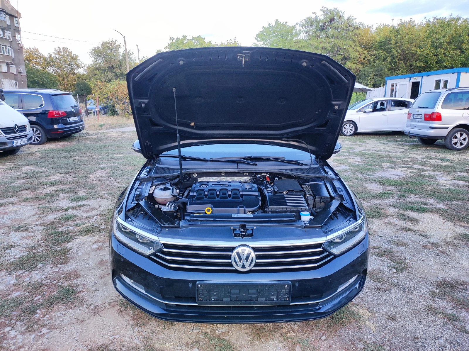 VW Passat 8 2.0TDi 150кс euro6, снимка 14 - Автомобили и джипове - 56469680
