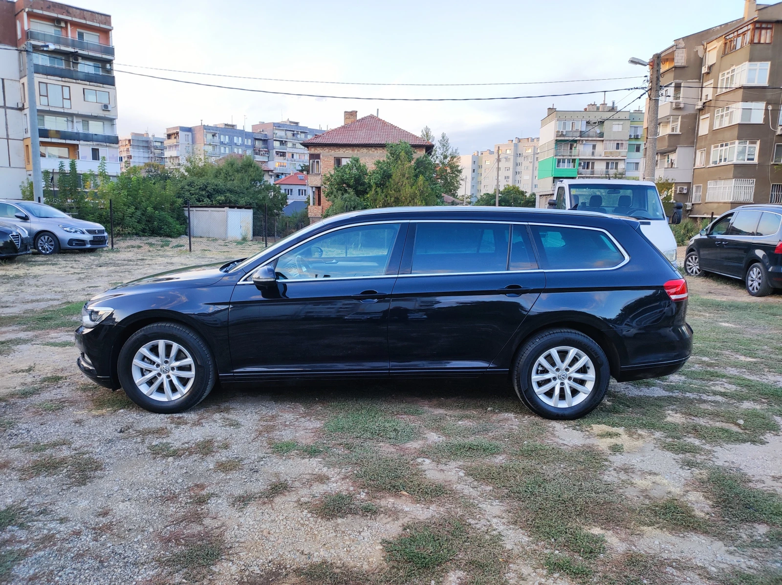 VW Passat 8 2.0TDi 150кс euro6, снимка 3 - Автомобили и джипове - 56469680