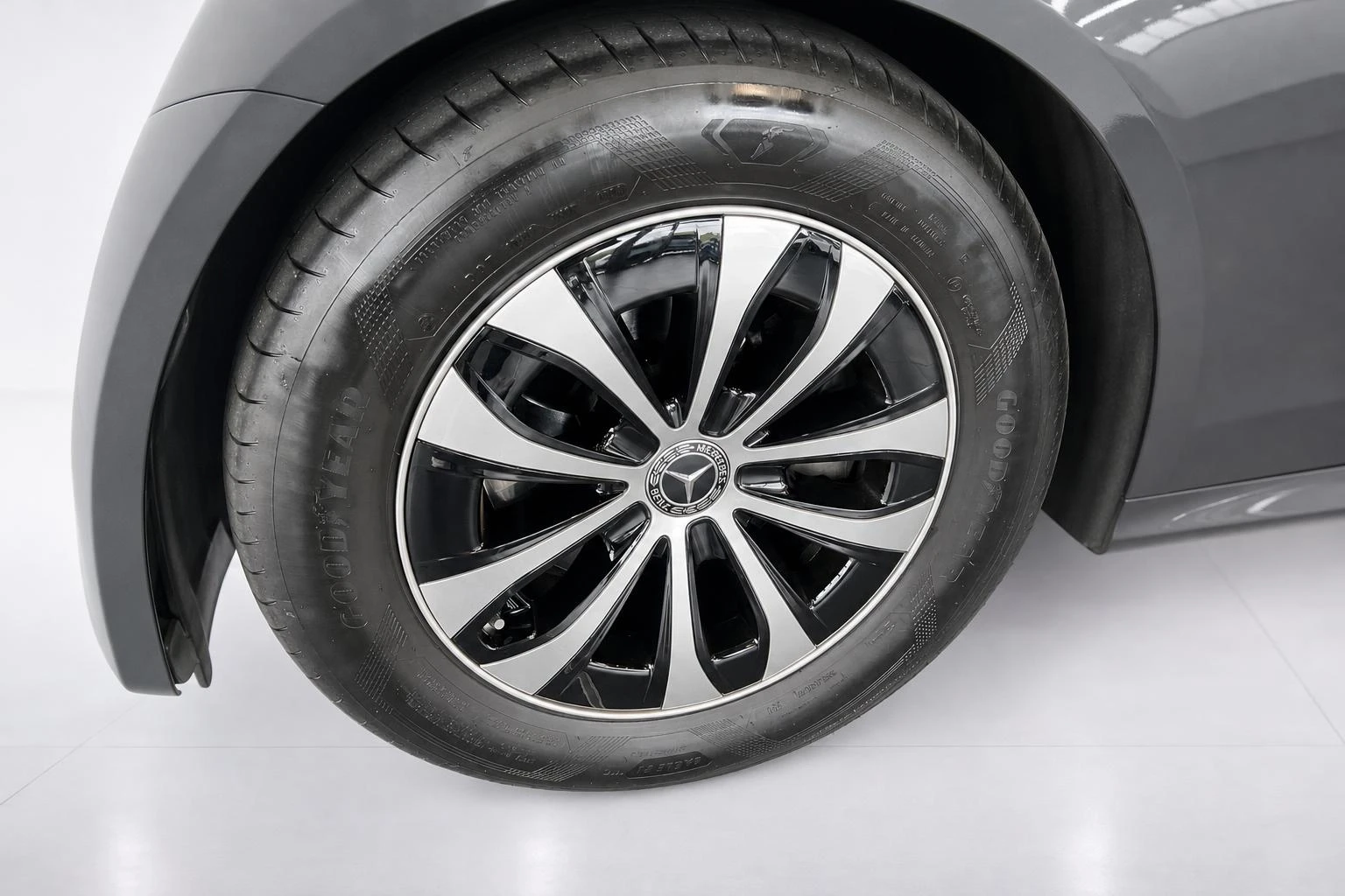 Mercedes-Benz E 220 d, снимка 7 - Автомобили и джипове - 56551133