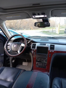 Cadillac Escalade, снимка 13 - Автомобили и джипове - 44912528