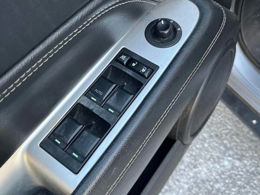 Jeep Compass * High Altitude Edition * CARFAX * ��� ����������� | Mobile.bg � ����������� 11