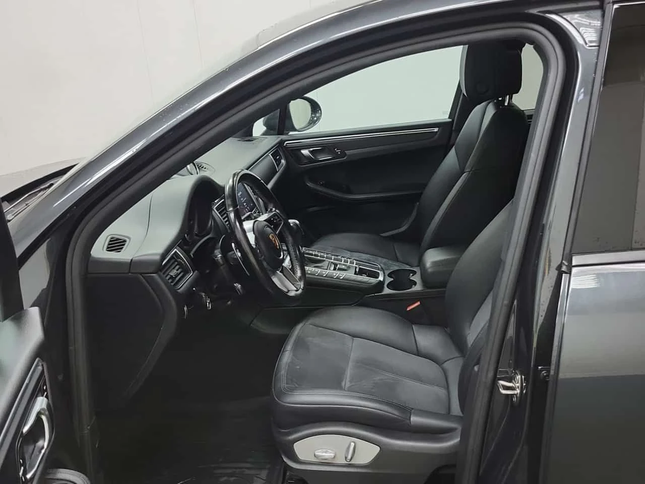 Porsche Macan * AWD * CARFAX * KEYLESS * PANO - изображение 5