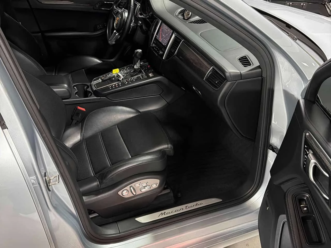 Porsche Macan * Turbo * CARFAX * ЦЕНА ДО БГ, снимка 11 - Автомобили и джипове - 53875382