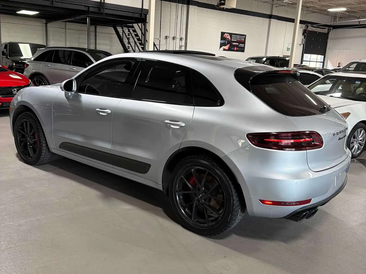 Porsche Macan * Turbo * CARFAX * ЦЕНА ДО БГ, снимка 3 - Автомобили и джипове - 53875382
